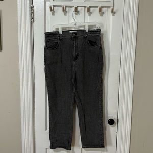 A&F Curve Love Boyfriend Jean